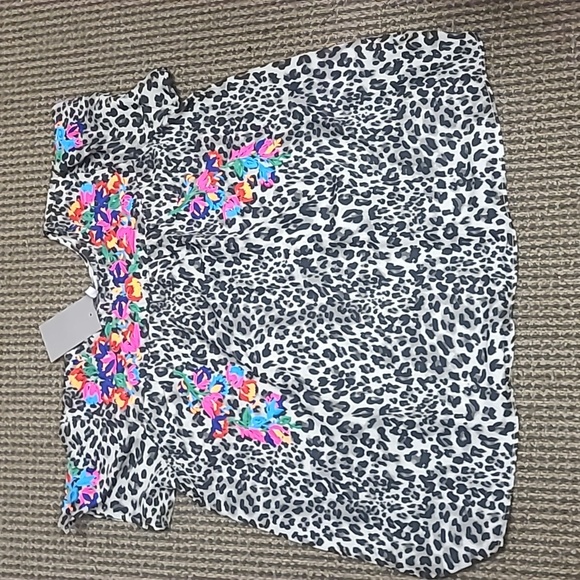 Rodeo Quincy Dark Leopard Floral Embroidered Top - Picture 1 of 1